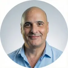 Retrato de Damián Giacone, consultor en convergencia IT/OT e Industria 4.0